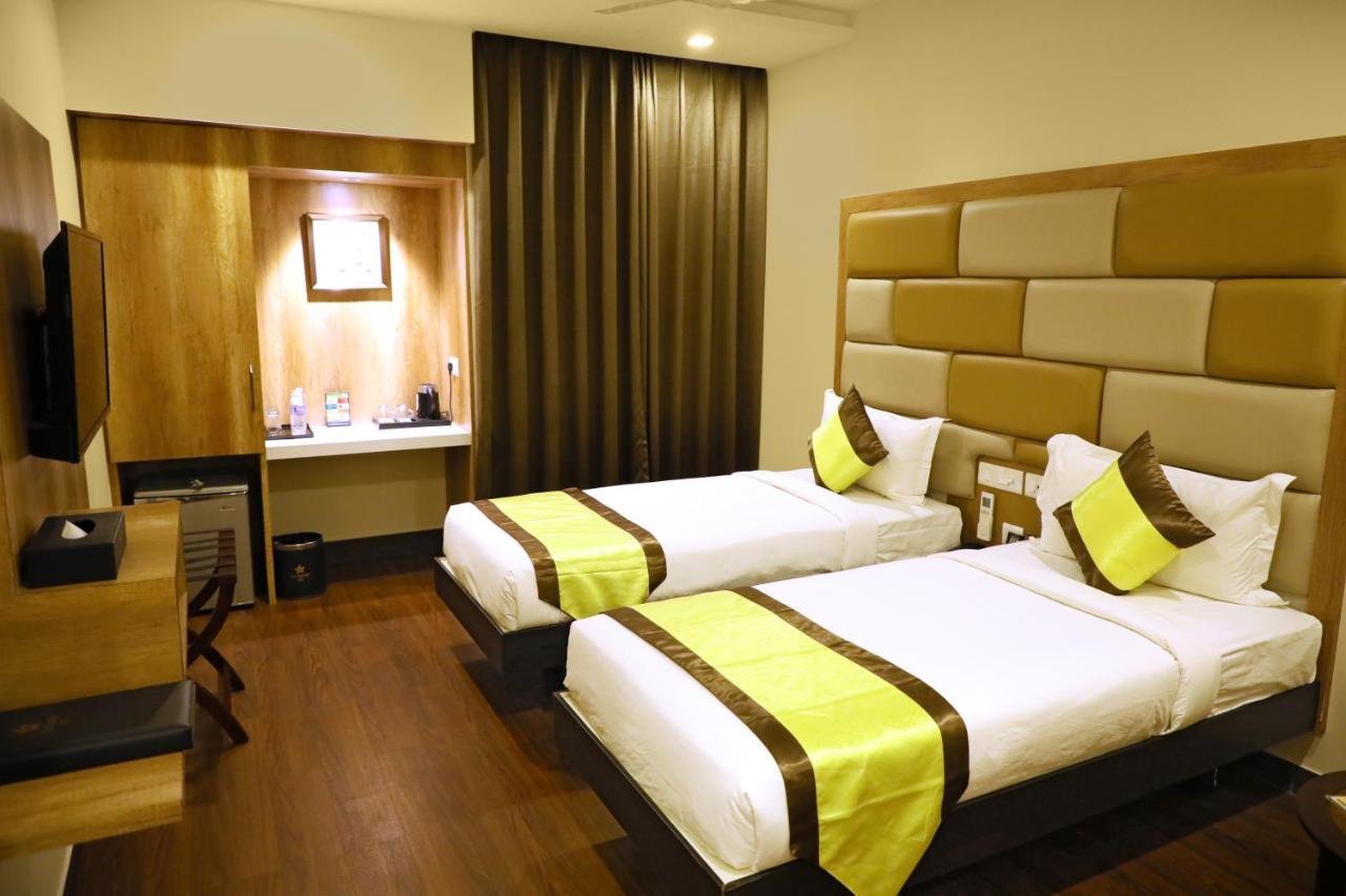 Taz Kamar Family Hotel Chennai Exteriör bild