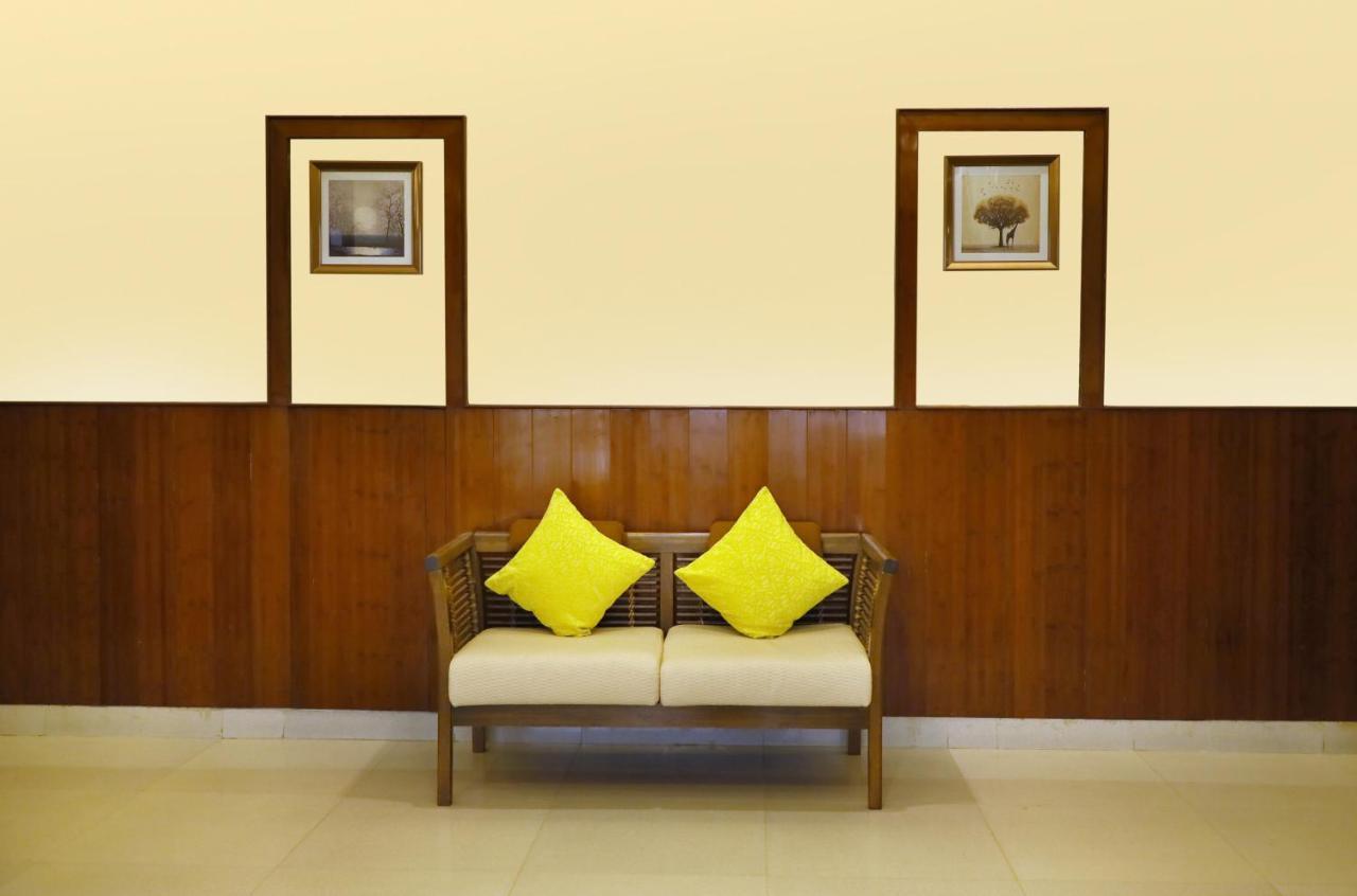 Taz Kamar Family Hotel Chennai Exteriör bild