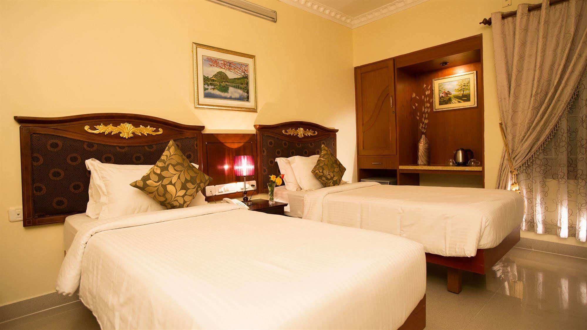 Taz Kamar Family Hotel Chennai Exteriör bild