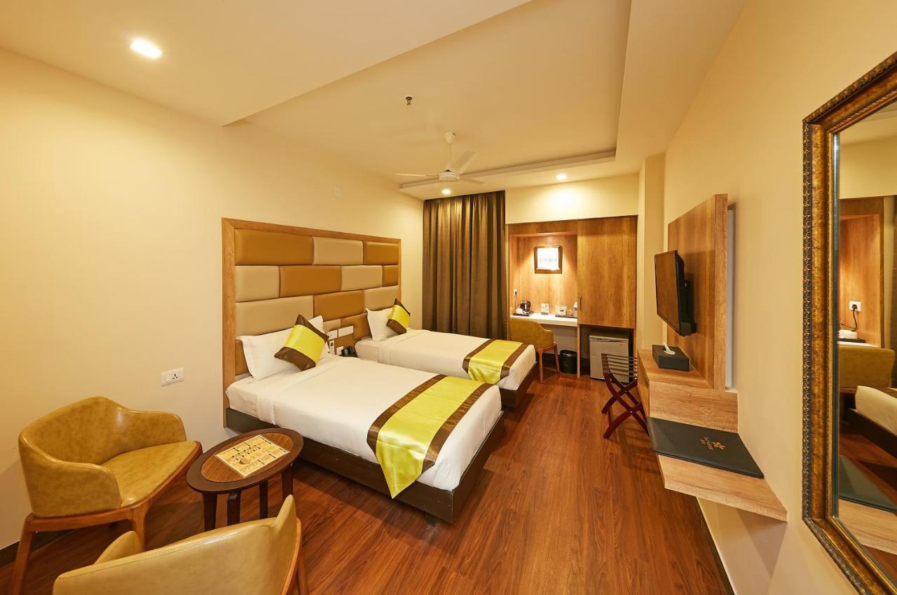Taz Kamar Family Hotel Chennai Exteriör bild