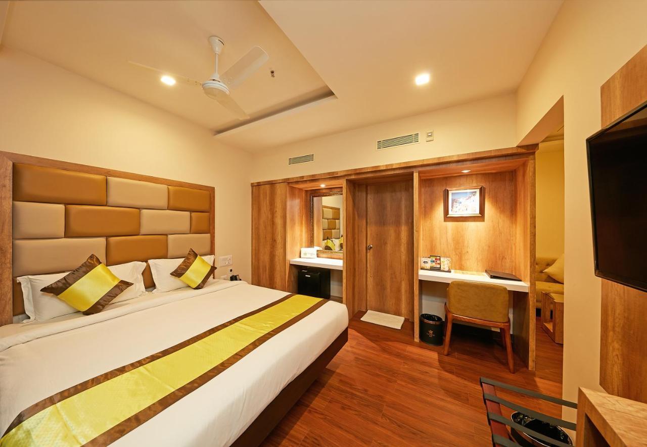 Taz Kamar Family Hotel Chennai Exteriör bild