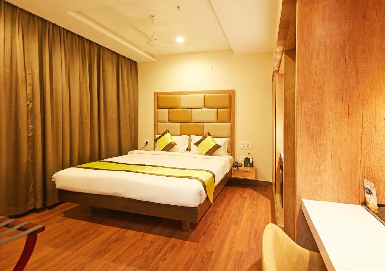 Taz Kamar Family Hotel Chennai Exteriör bild